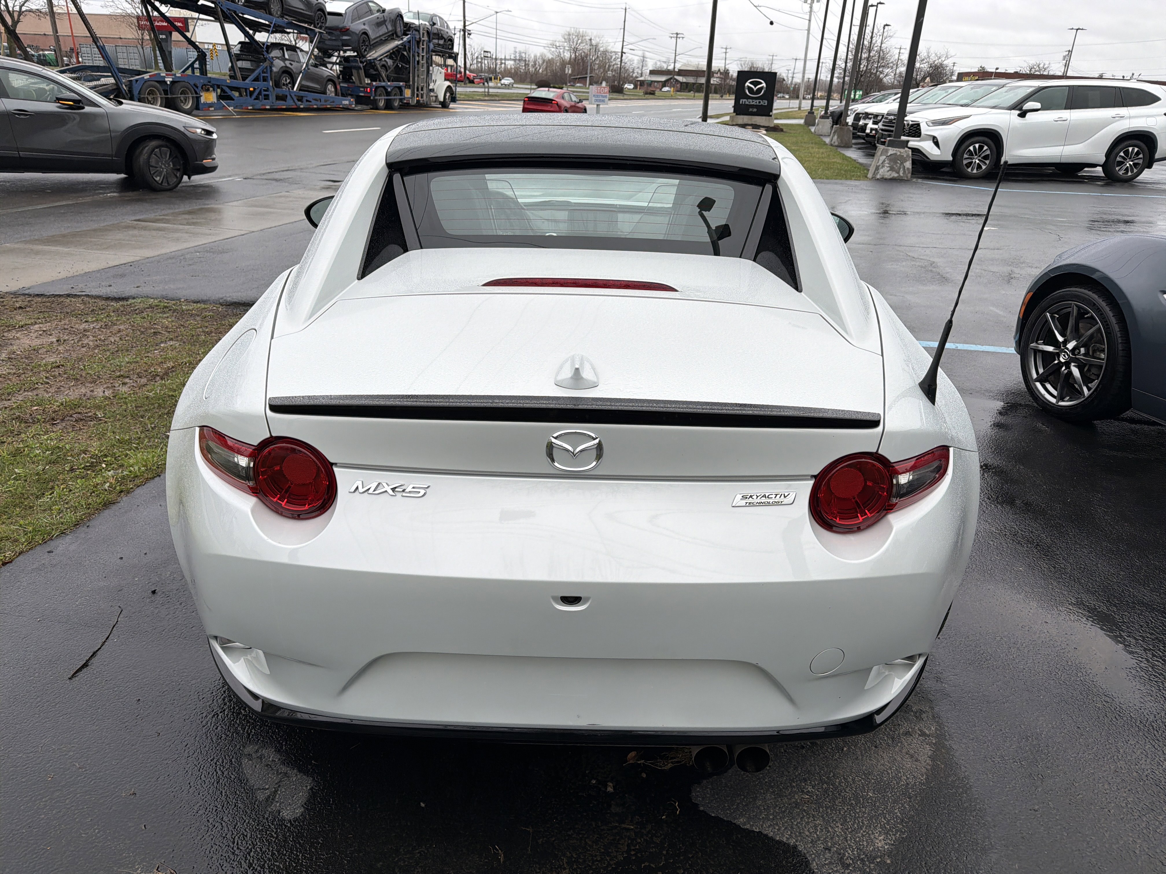 Used 2019 MAZDA MX-5 Miata RF Grand Touring w/ Appearance Package RWD image 6