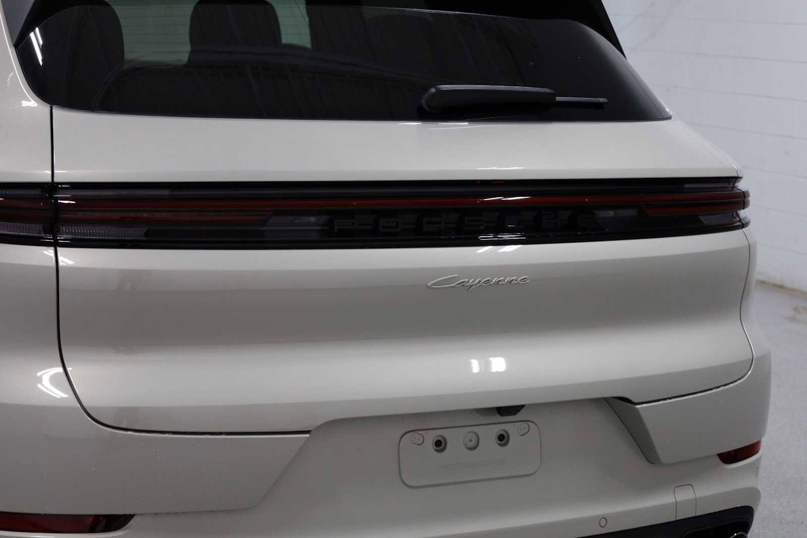 New 2026 Porsche Cayenne AWD/4WD image 8
