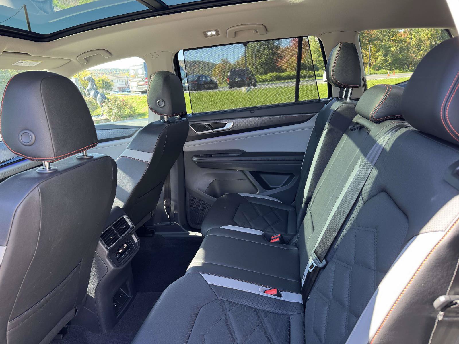 Certified 2026 Volkswagen Atlas Peak Edition AWD/4WD image 10