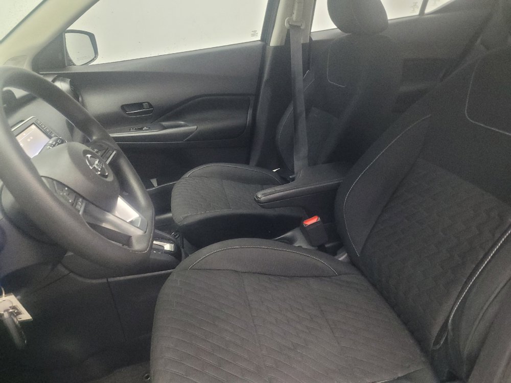 Used 2021 Nissan Kicks S FWD image 17