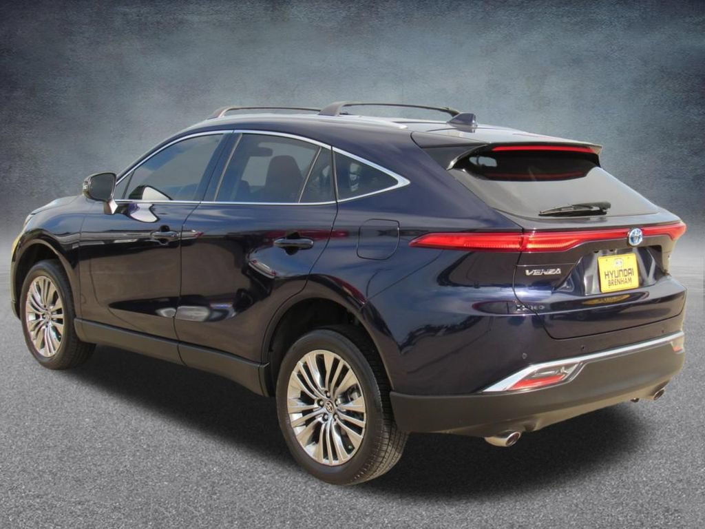 Used 2024 Toyota Venza XLE AWD/4WD image 5