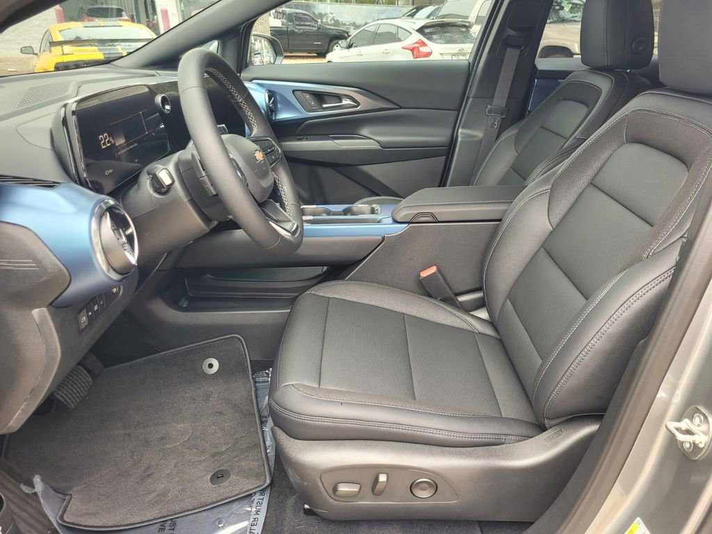 New 2026 Chevrolet Equinox EV LT FWD image 23