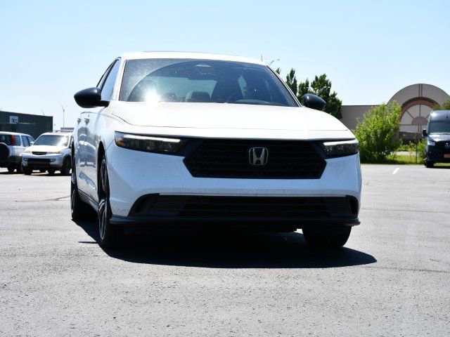 Used 2024 Honda Accord Sport image 2