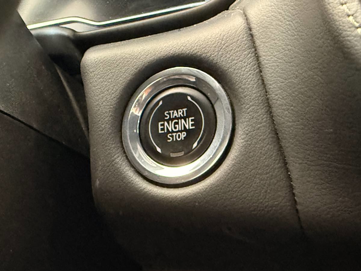 Used 2023 Chevrolet Suburban Premier image 58