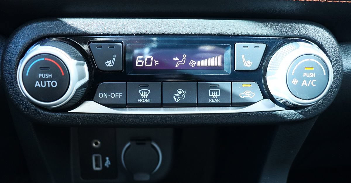 Used 2020 Nissan Kicks SR w/ SR Premium Package FWD image 44
