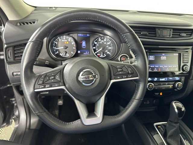 Used 2018 Nissan Rogue SV image 14