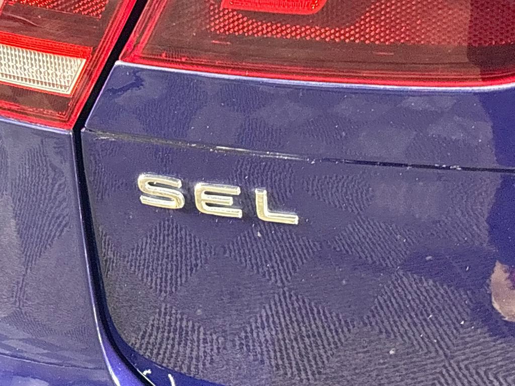 Certified 2024 Volkswagen Tiguan SEL R-Line image 25