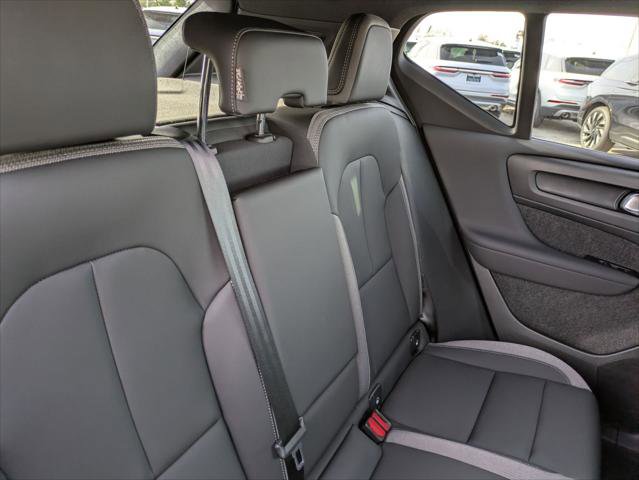 Used 2023 Volvo XC40 Recharge Plus image 25