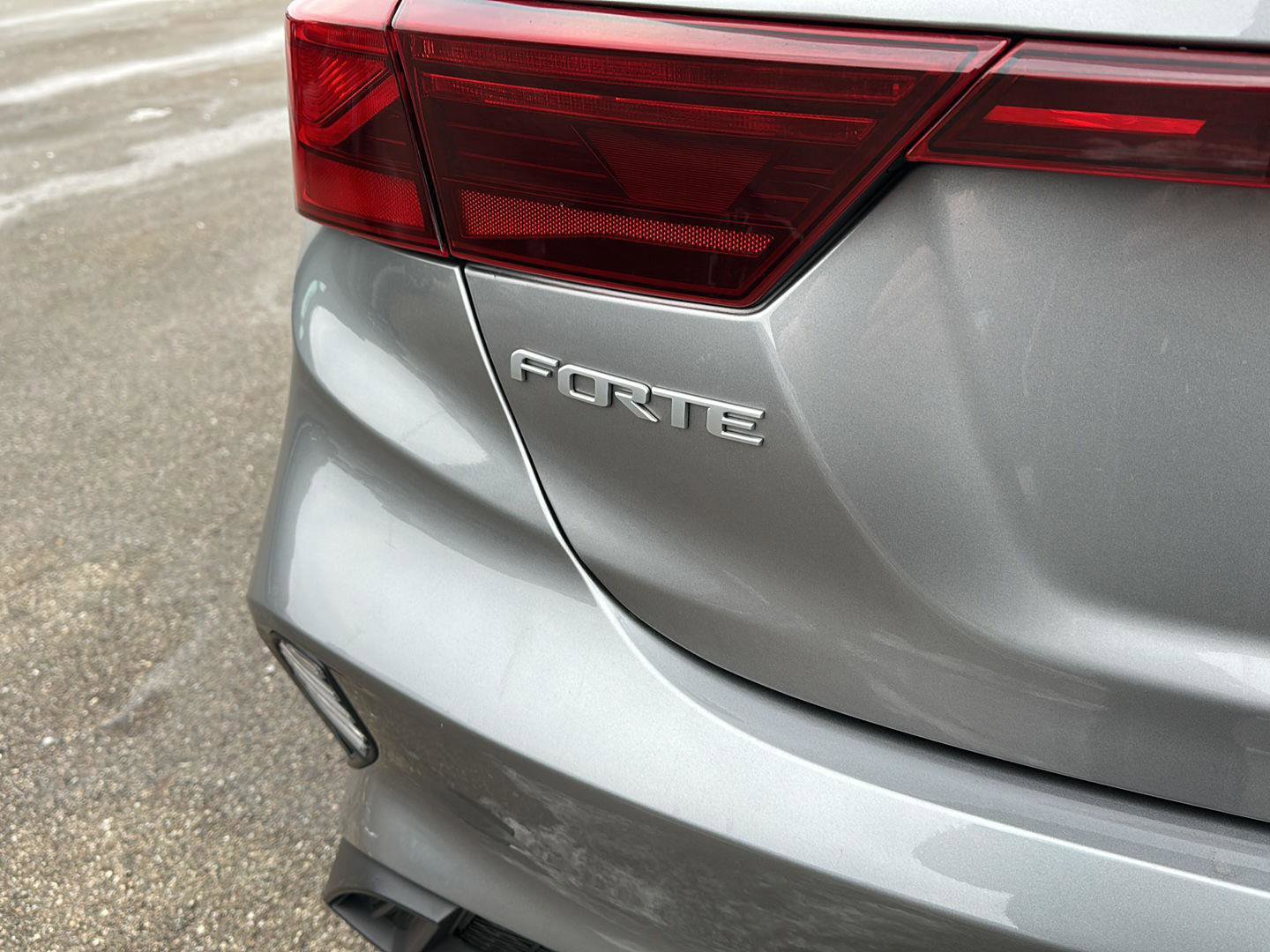 Used 2023 Kia Forte LXS image 6