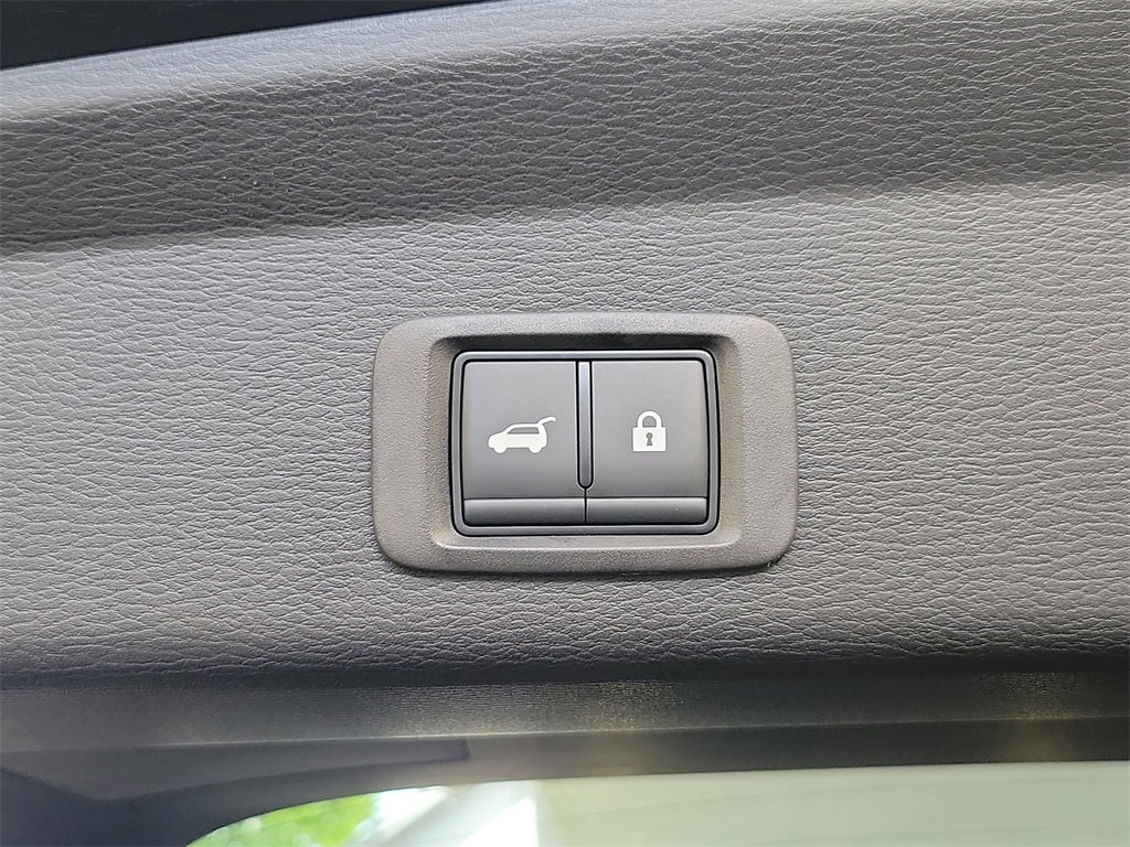 New 2025 Mitsubishi Outlander SE image 8