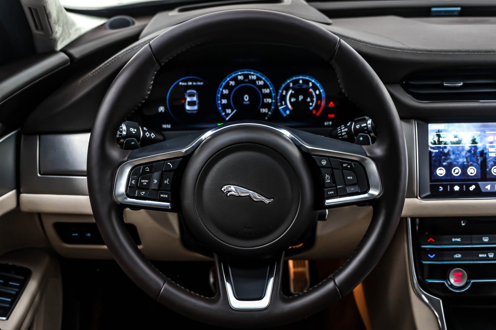 Used 2020 Jaguar XF Prestige image 17