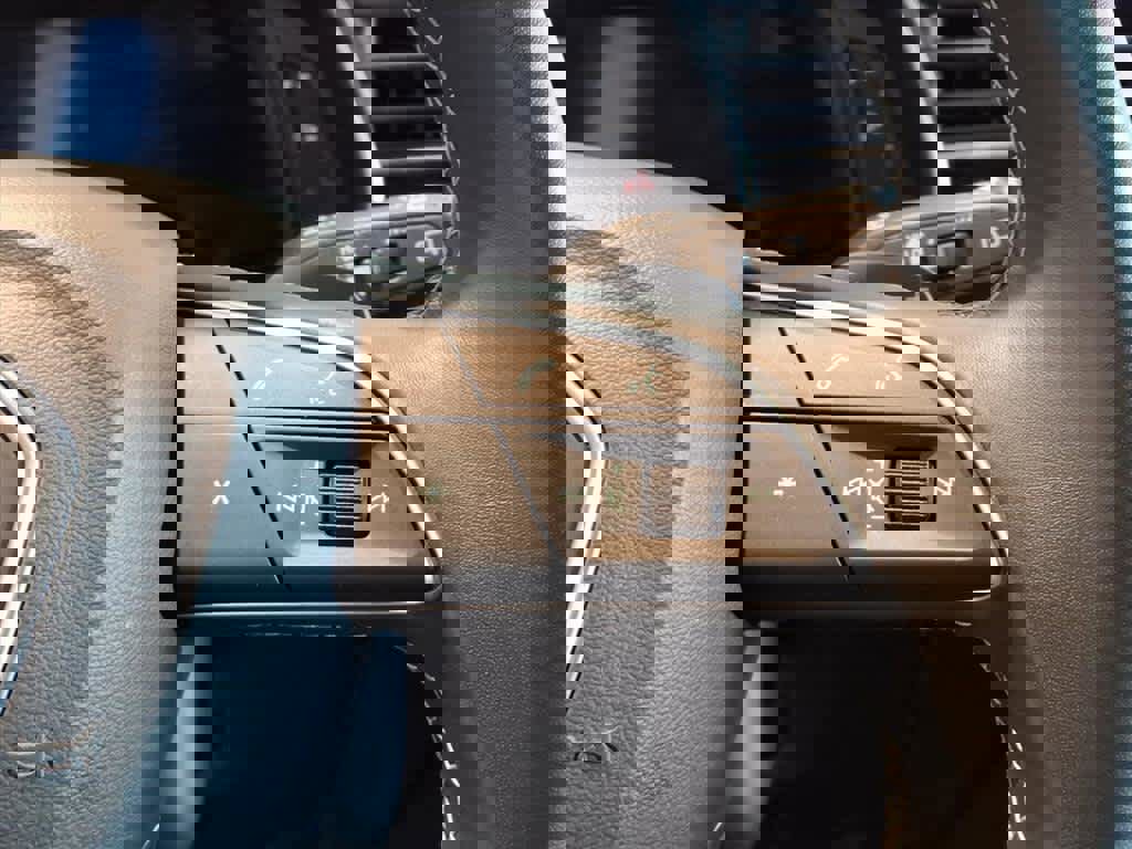 Certified 2025 Audi Q7 3.0T Premium w/ Convenience Package image 16