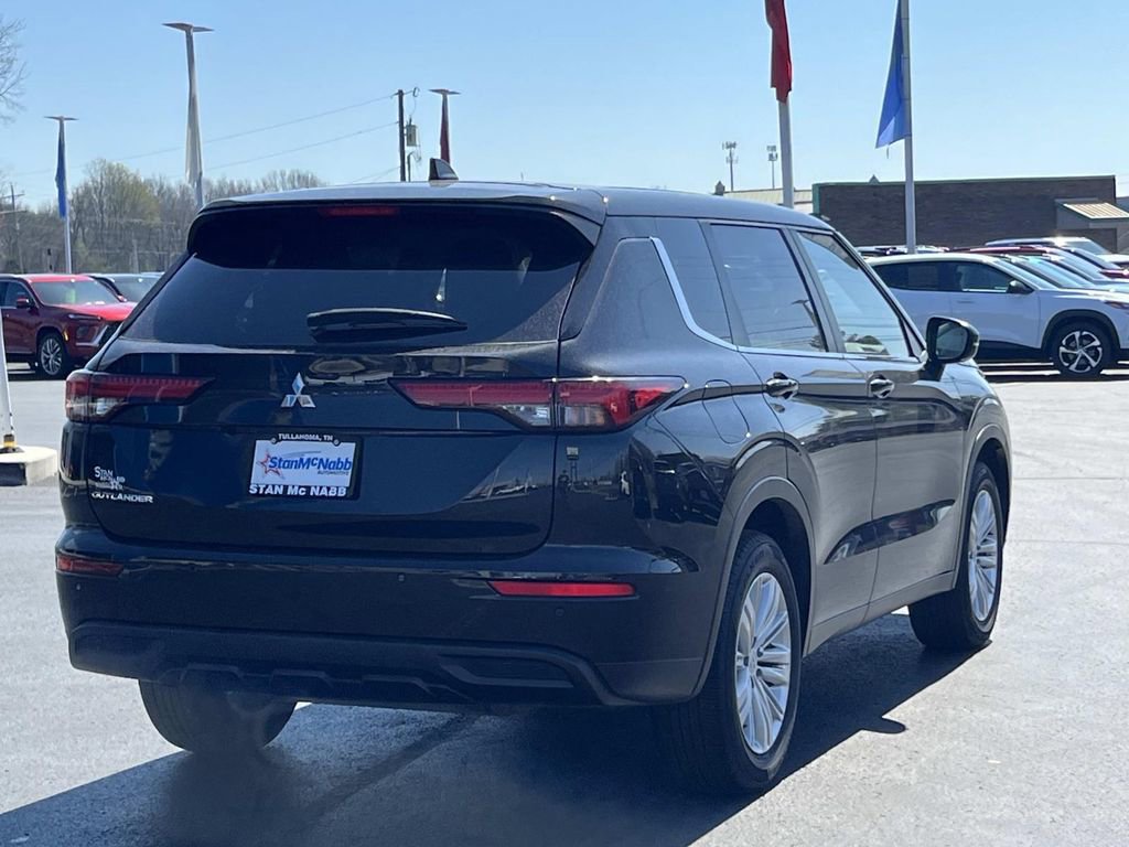 Used 2023 Mitsubishi Outlander ES image 7