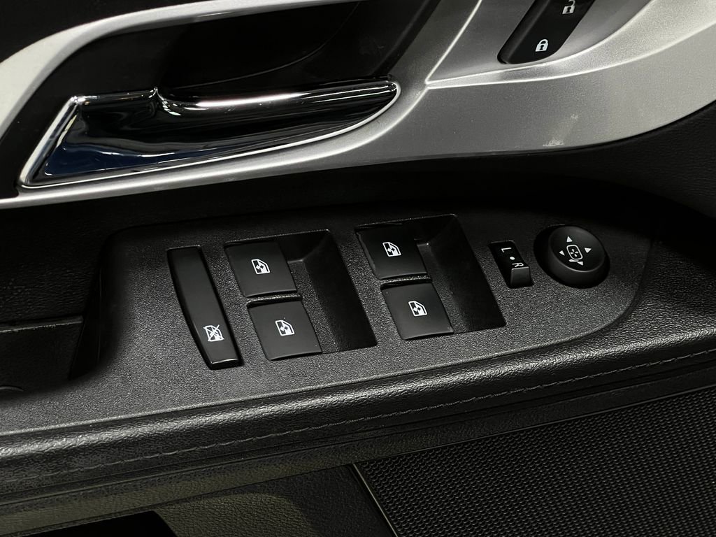 Used 2017 Chevrolet Equinox LS image 16