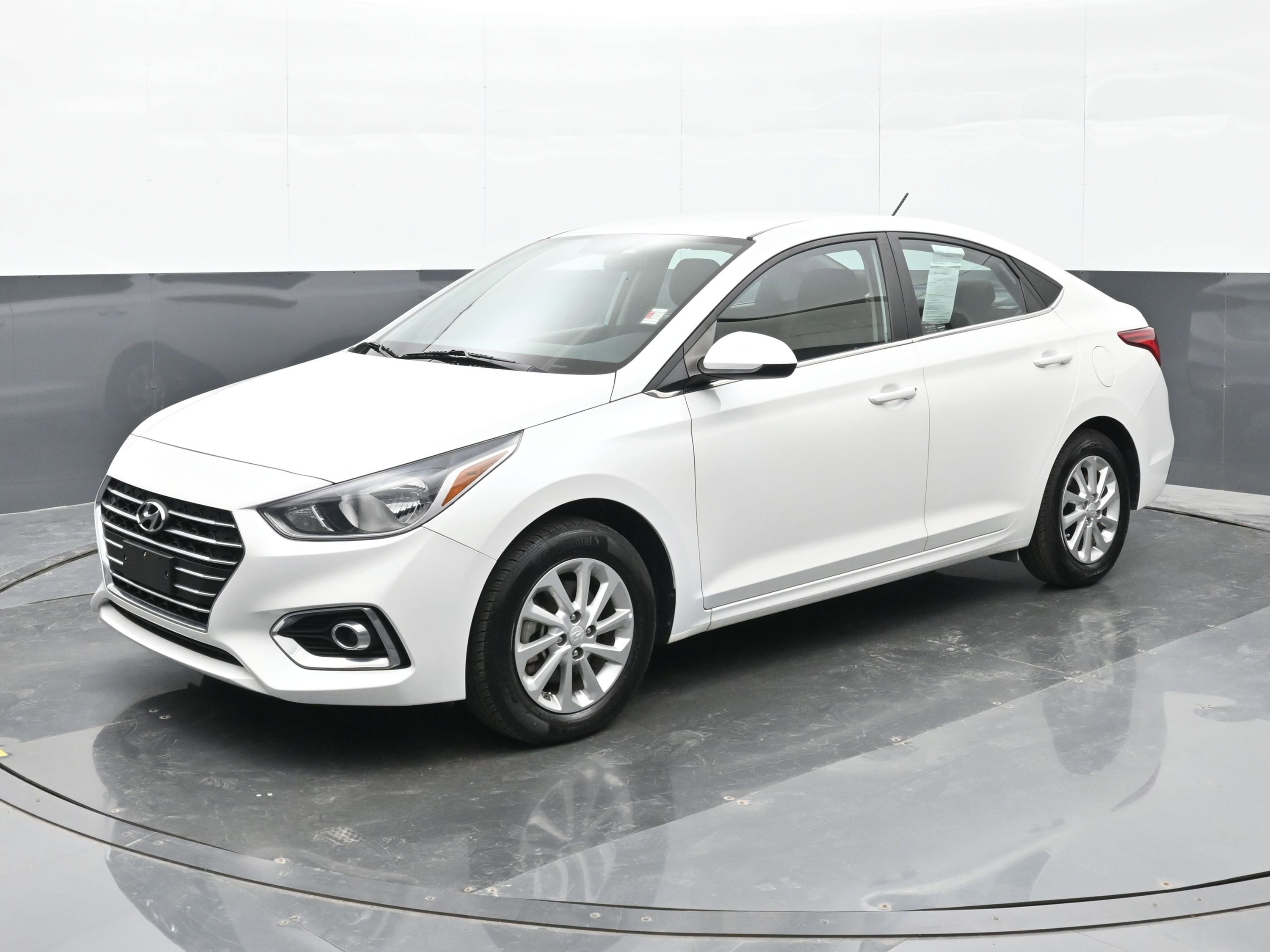 Used 2022 Hyundai Accent SEL w/ Cargo Package FWD image 8