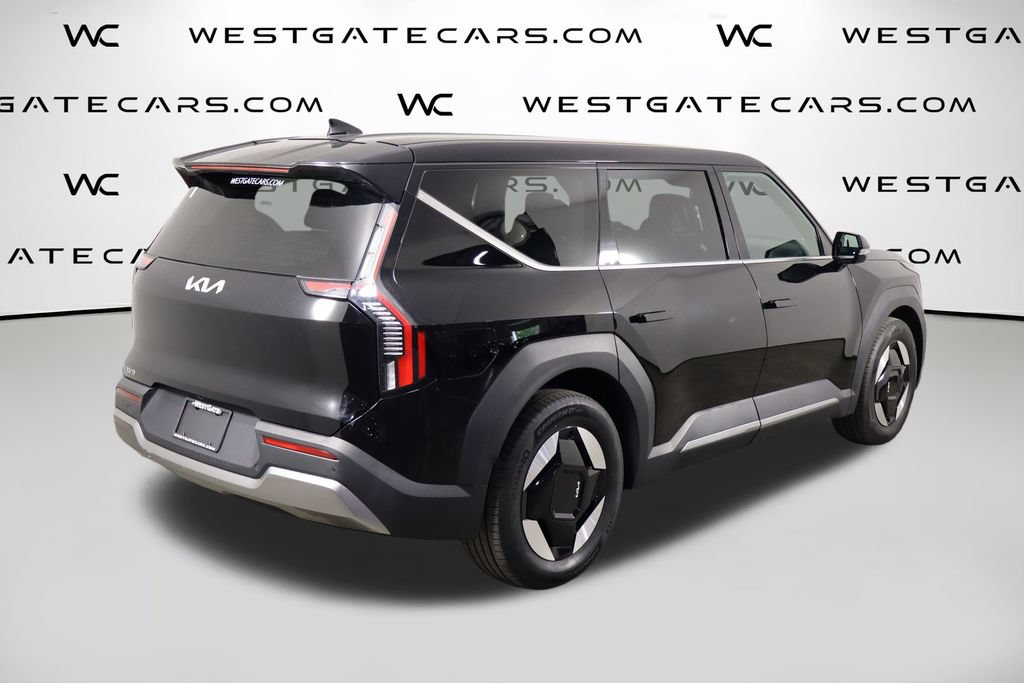 Used 2024 Kia EV9 Light Long Range RWD image 42