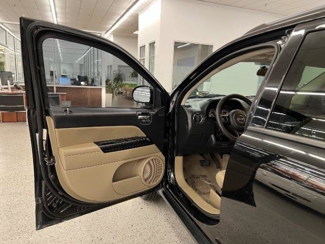 Used 2015 Jeep Compass Sport w/ Power Value Group FWD image 16