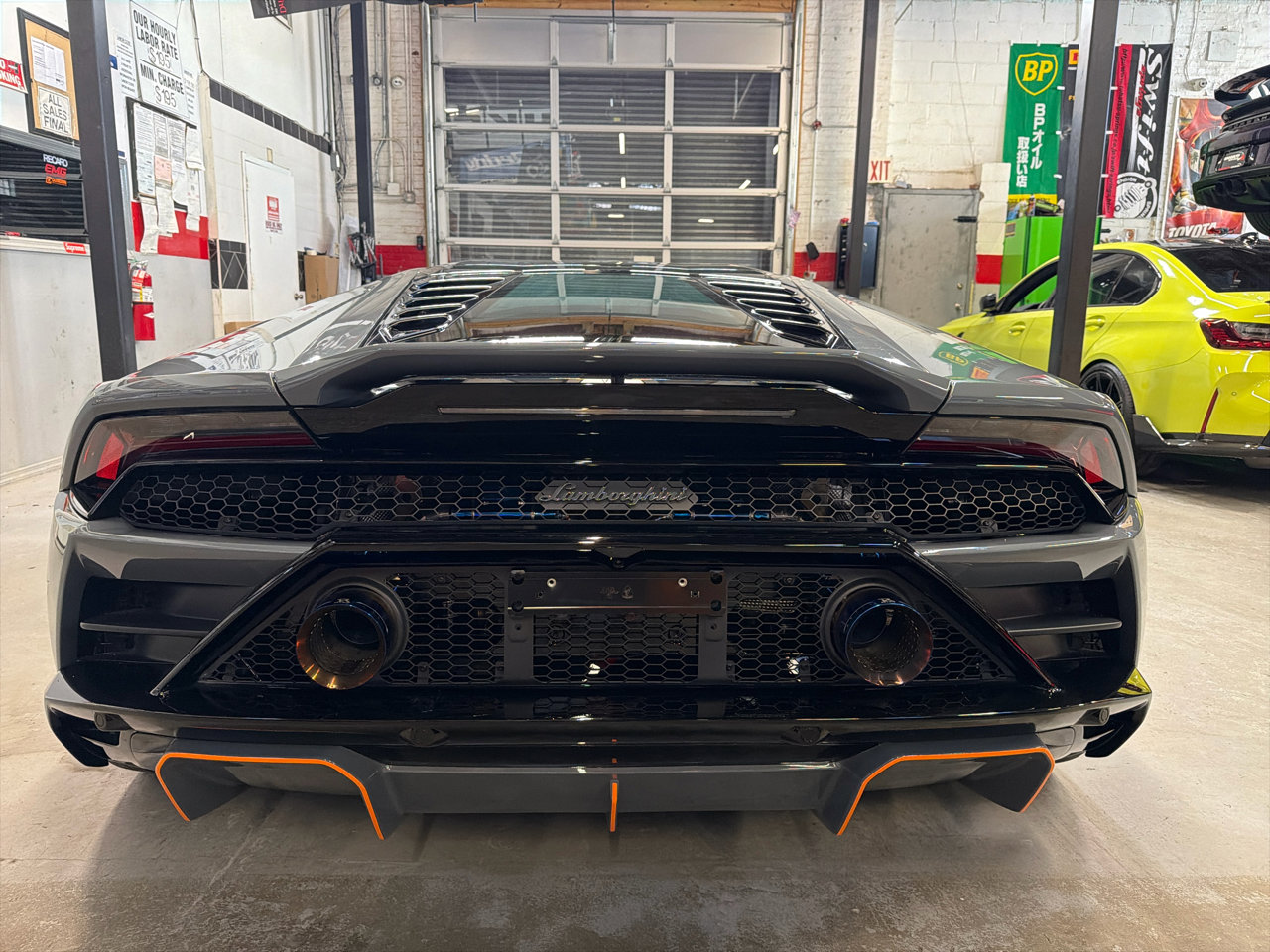 Used 2022 Lamborghini Huracan EVO image 6