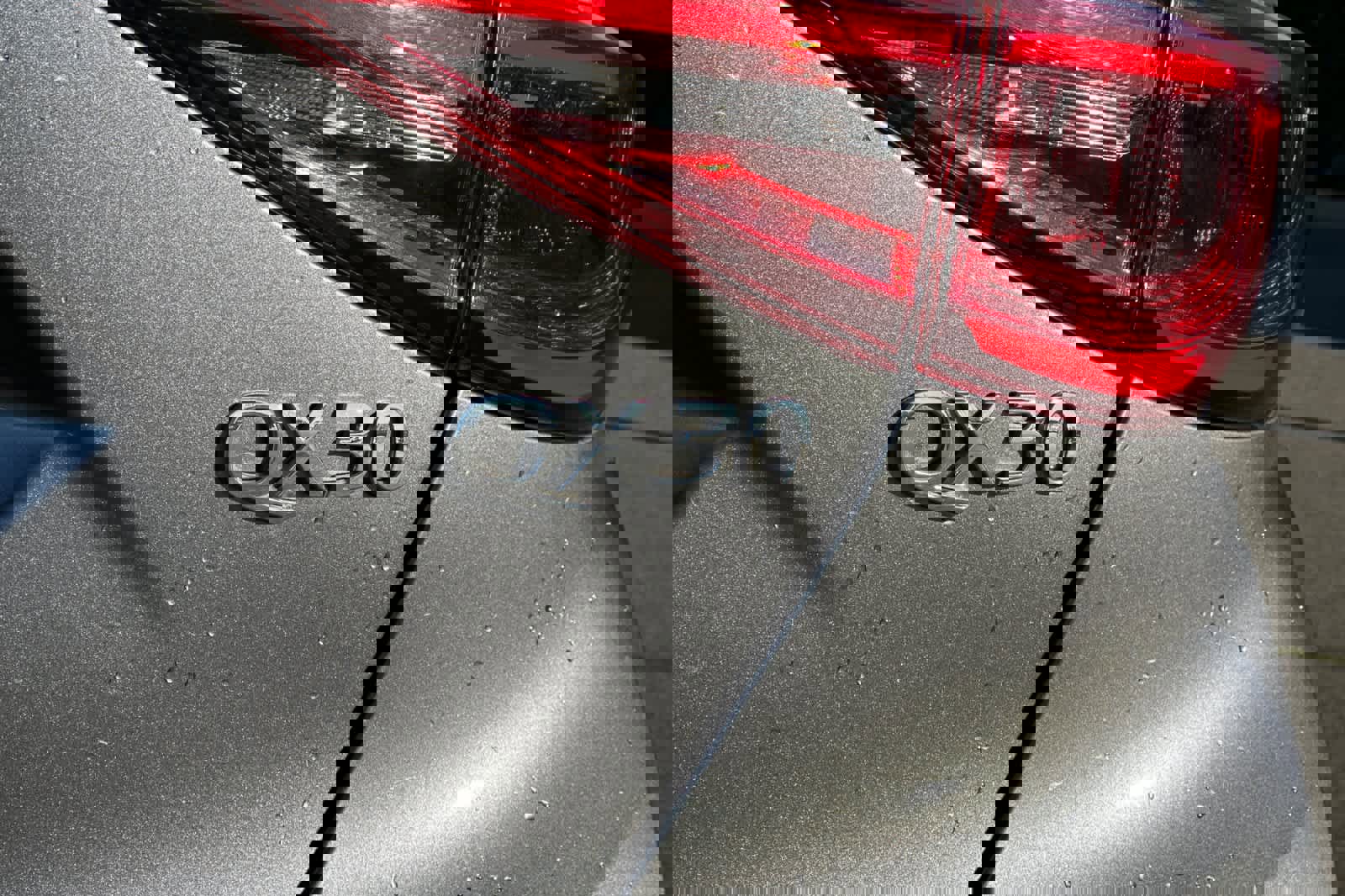 Used 2018 INFINITI QX30 Luxury image 32