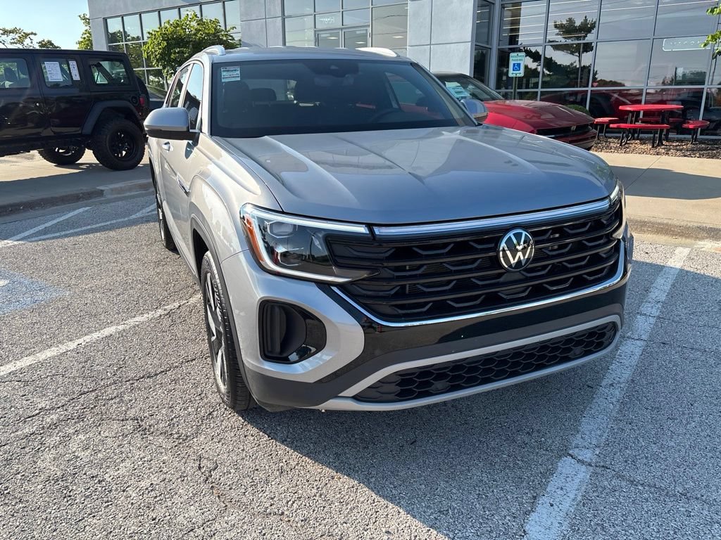 Used 2026 Volkswagen Atlas Cross Sport SE AWD/4WD image 8