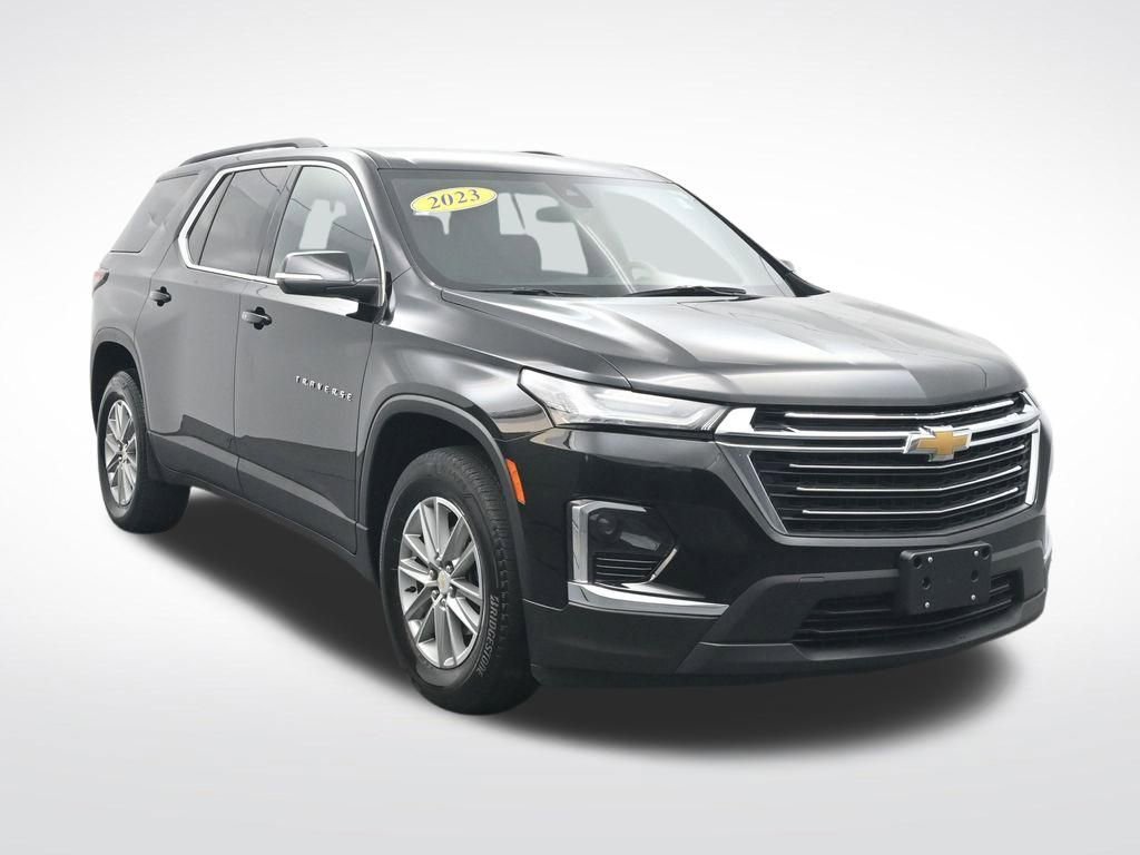 Used 2023 Chevrolet Traverse LT FWD image 3