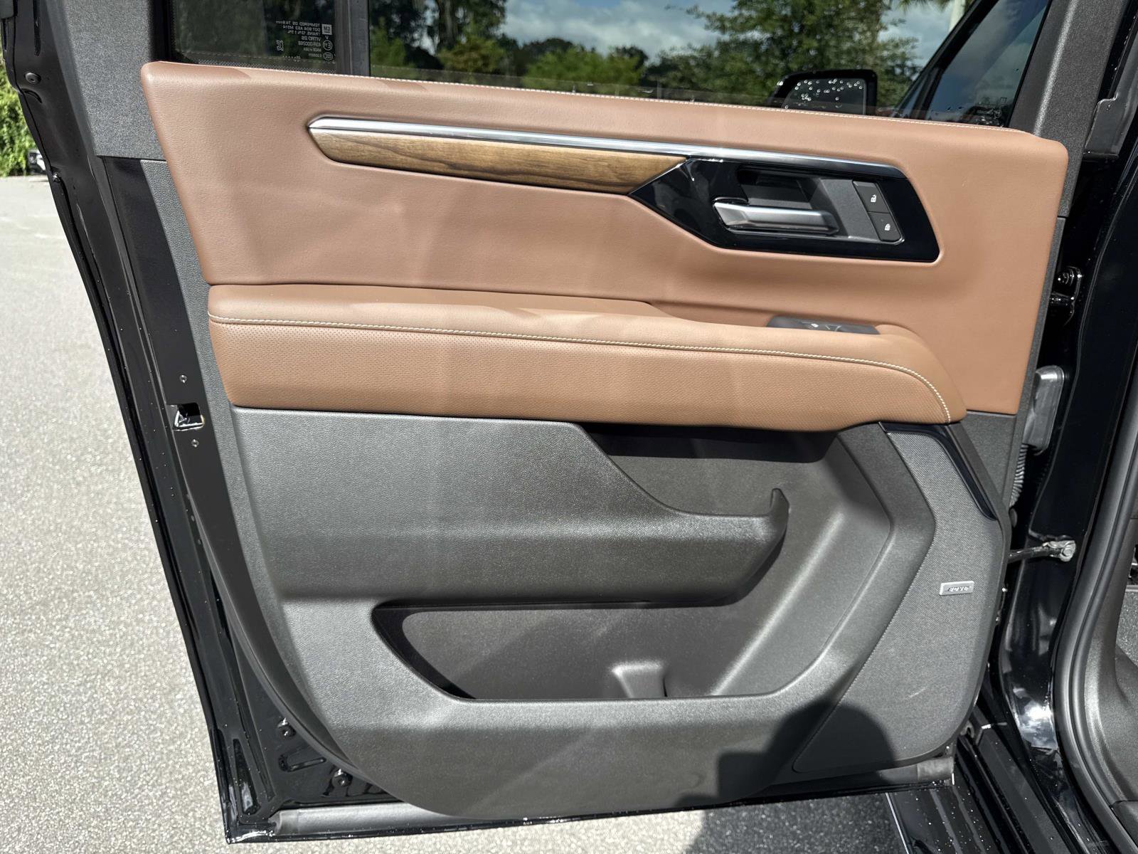 New 2026 Chevrolet Suburban High Country w/ Sun And Tow Package image 9