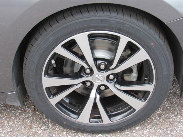 Used 2018 Nissan Maxima Platinum image 9