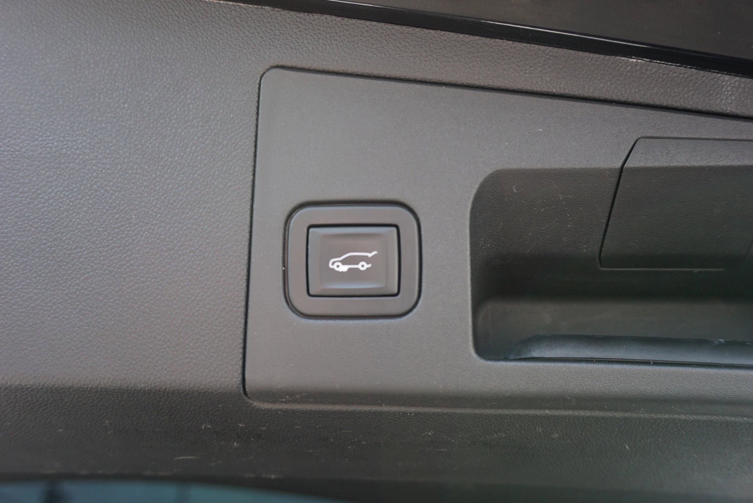 Used 2019 Cadillac XT5 Luxury FWD image 17