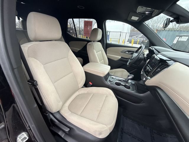 Used 2023 Chevrolet Traverse LS image 24