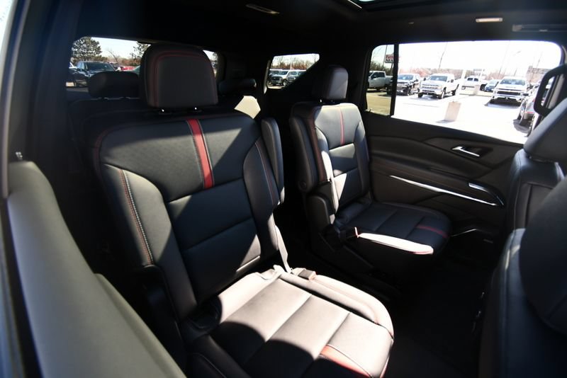 New 2026 Chevrolet Traverse RS AWD/4WD image 13