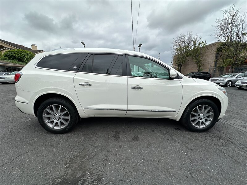 Used 2015 Buick Enclave Leather FWD image 4