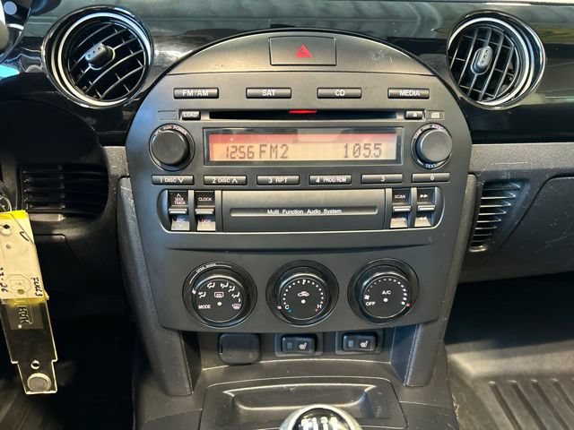 Used 2008 MAZDA MX-5 Miata Grand Touring RWD image 3