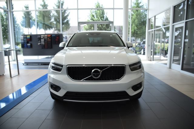 Used 2021 Volvo XC40 T5 Momentum w/ Premium Package AWD/4WD image 6