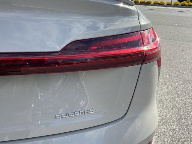Used 2022 Audi e-tron Premium w/ Convenience Plus Package image 29