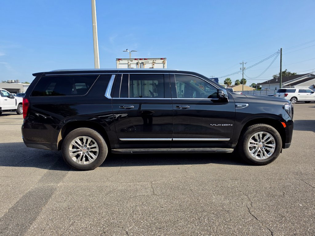 Used 2023 GMC Yukon XL SLT w/ SLT Premium Package RWD image 7