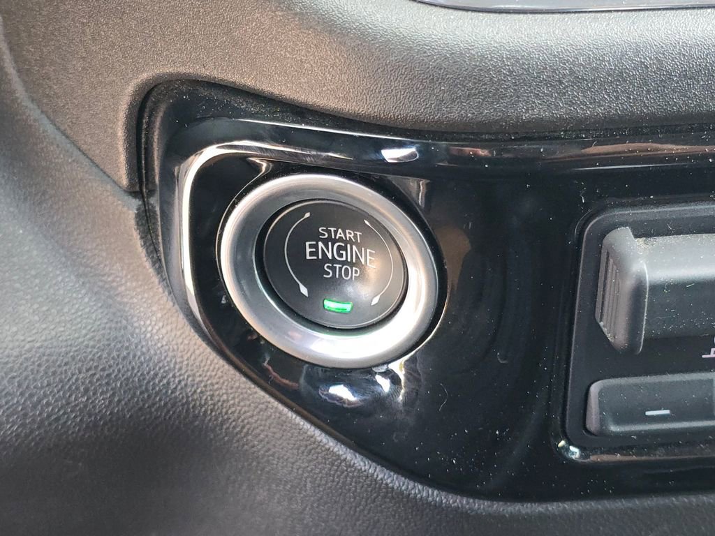 Used 2025 GMC Sierra 1500 SLT image 24