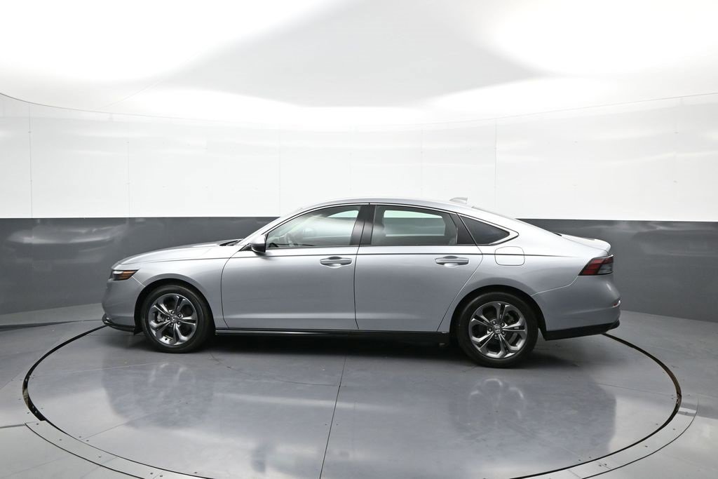 Used 2023 Honda Accord EX-L image 9