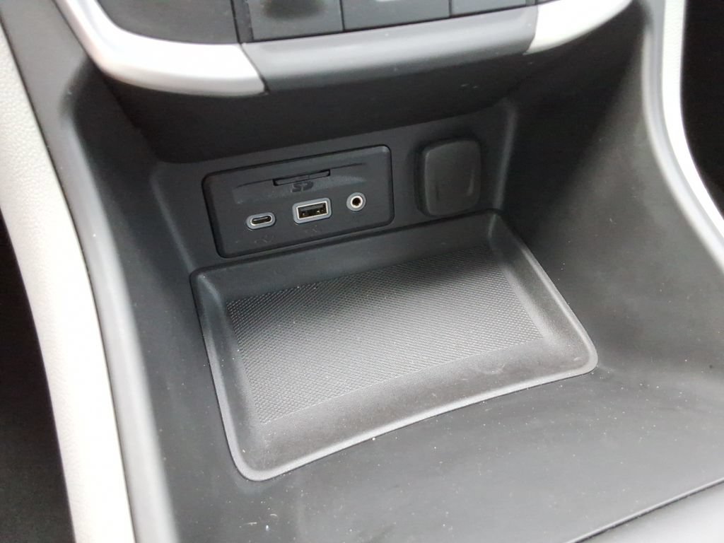 Certified 2024 GMC Terrain SLT w/ Infotainment Package II AWD/4WD image 35