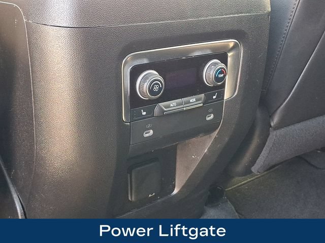 Used 2024 Chevrolet Tahoe High Country AWD/4WD image 19