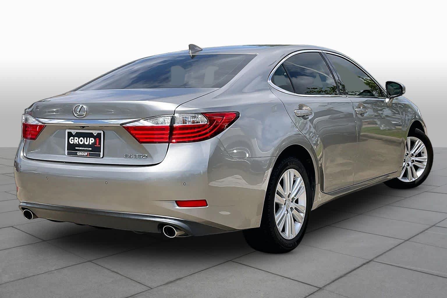 Used 2015 Lexus ES 350 w/ Premium Package FWD image 11