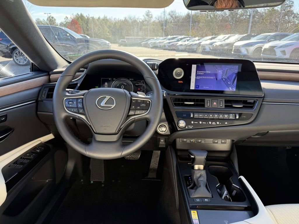 Used 2025 Lexus ES 300h w/ Premium Package image 8