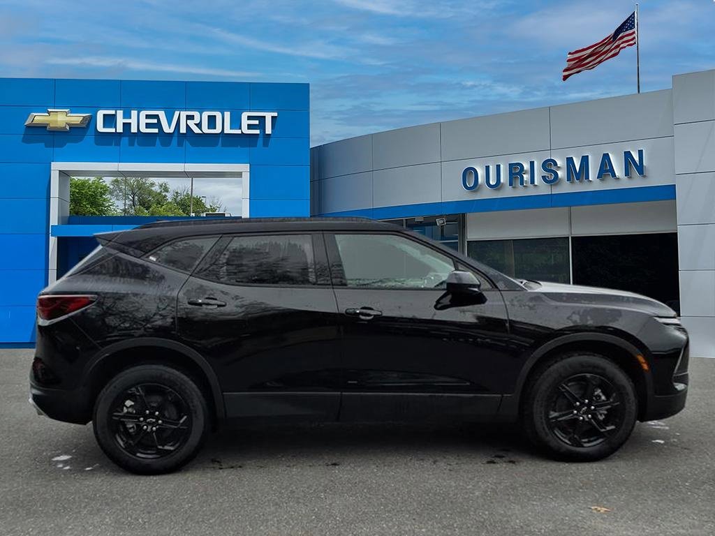 New 2025 Chevrolet Blazer LT w/ Midnight/Sport Edition image 2