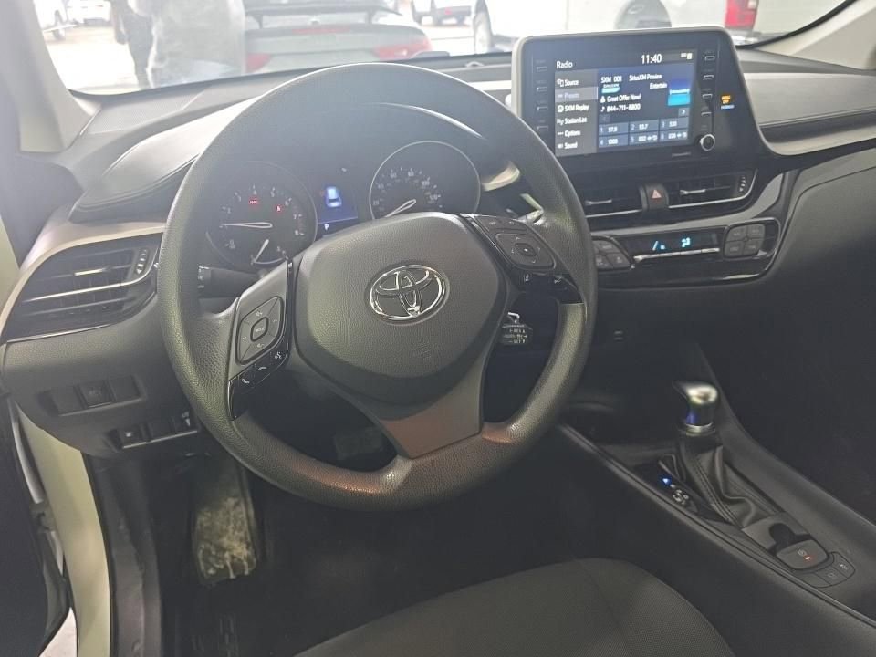 Used 2020 Toyota C-HR LE FWD image 5