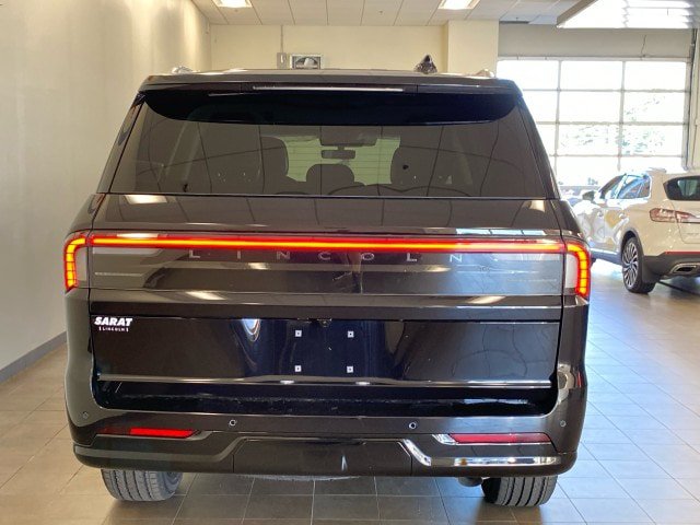New 2027 Lincoln Navigator Reserve AWD/4WD image 6