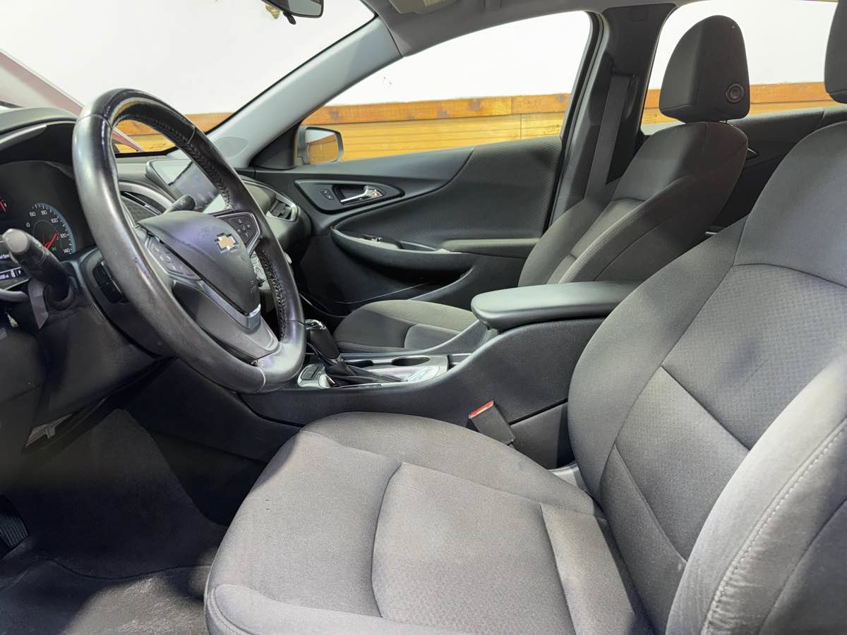 Used 2019 Chevrolet Malibu RS FWD image 16