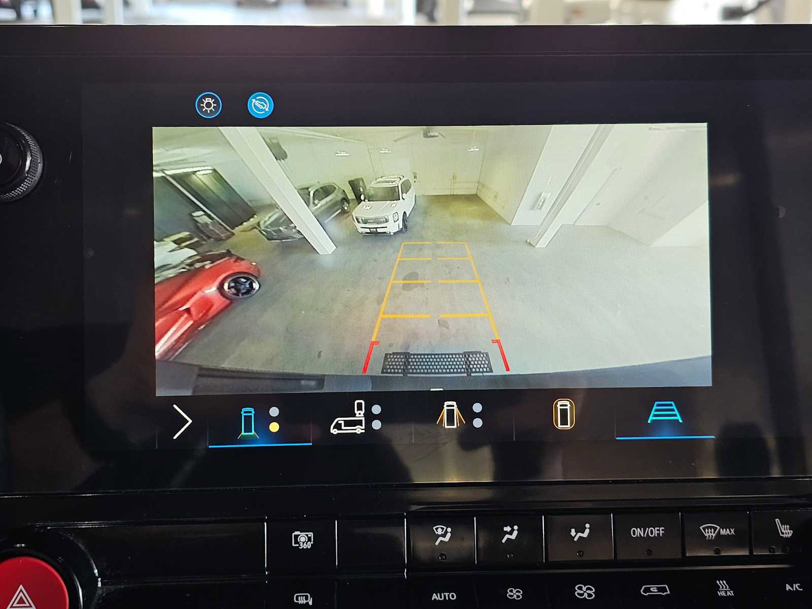 Used 2024 Chevrolet Brightdrop 400 w/ Commercial Equipment Package image 24