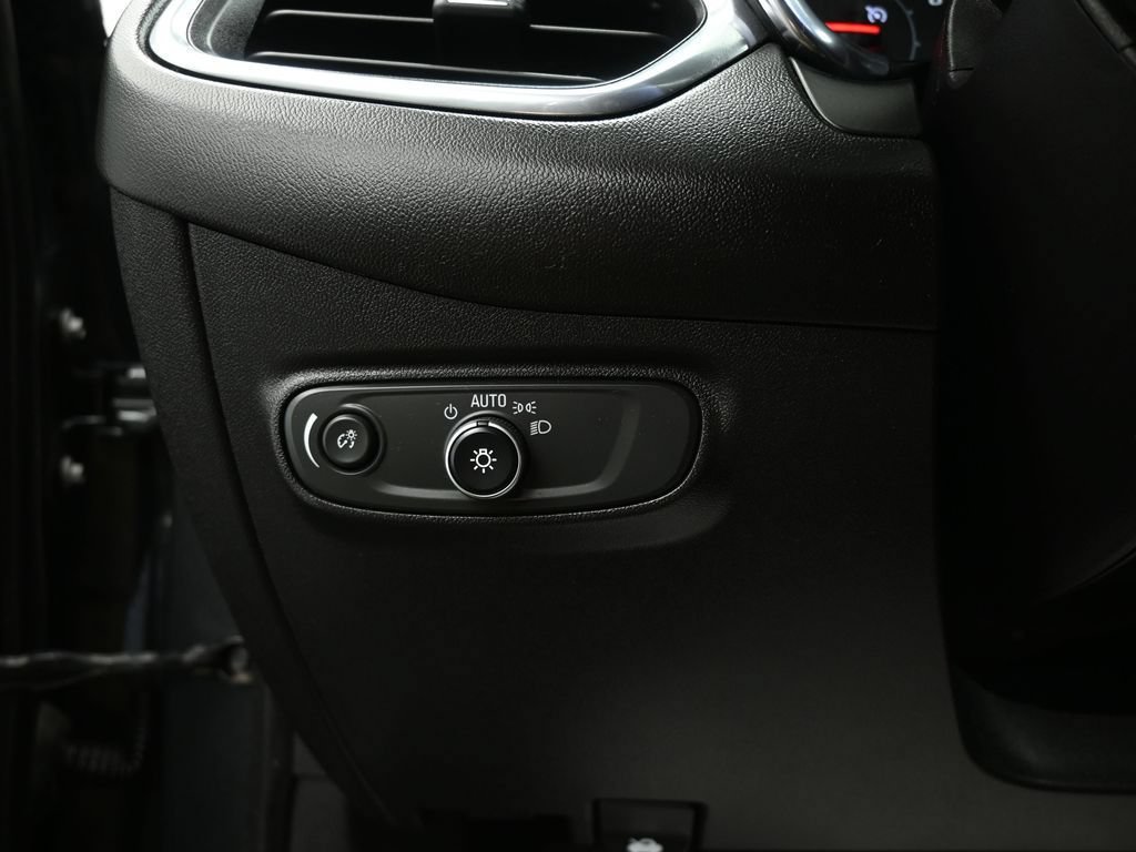 Used 2019 Chevrolet Equinox LS AWD/4WD image 12