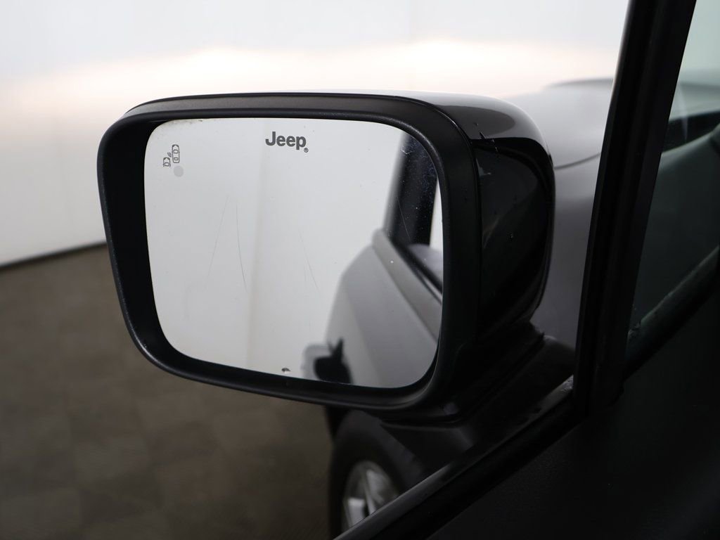Used 2022 Jeep Renegade Limited AWD/4WD image 31
