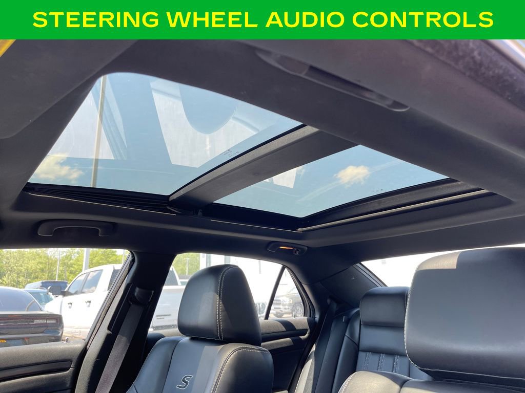 Used 2014 Chrysler 300 S w/ Luxury Group RWD image 16