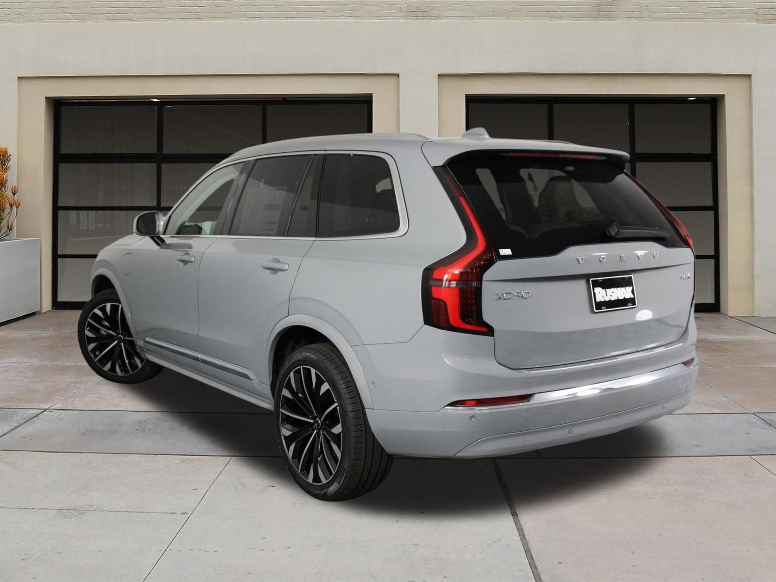New 2026 Volvo XC90 T8 Ultra w/ Protection Package Premier image 3
